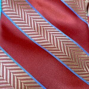 Michael Kors 100% Silk Red & Gold Herringbone Executive Tie | Men’s One Size